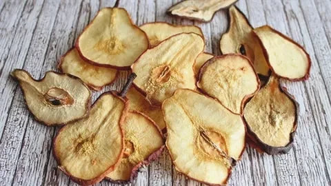 Wie lässt sich Granola mit getrockneter Birne zubereiten?