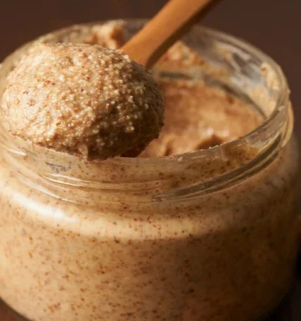 Mandelmus – Verwendung, Zutaten & Unterschiede zu Erdnussbutter