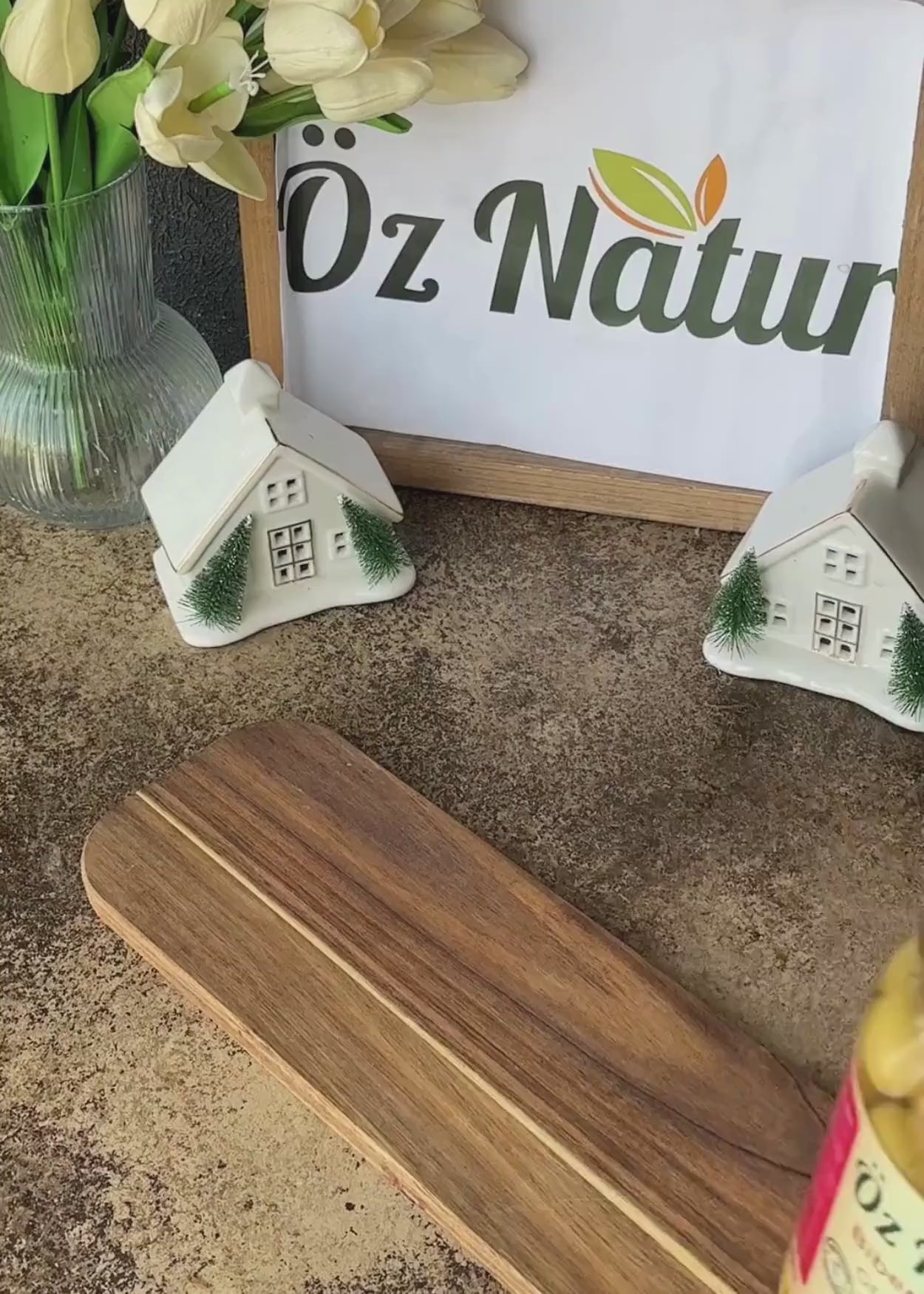 Load video: Grüne Oliven mit Paprika 900g