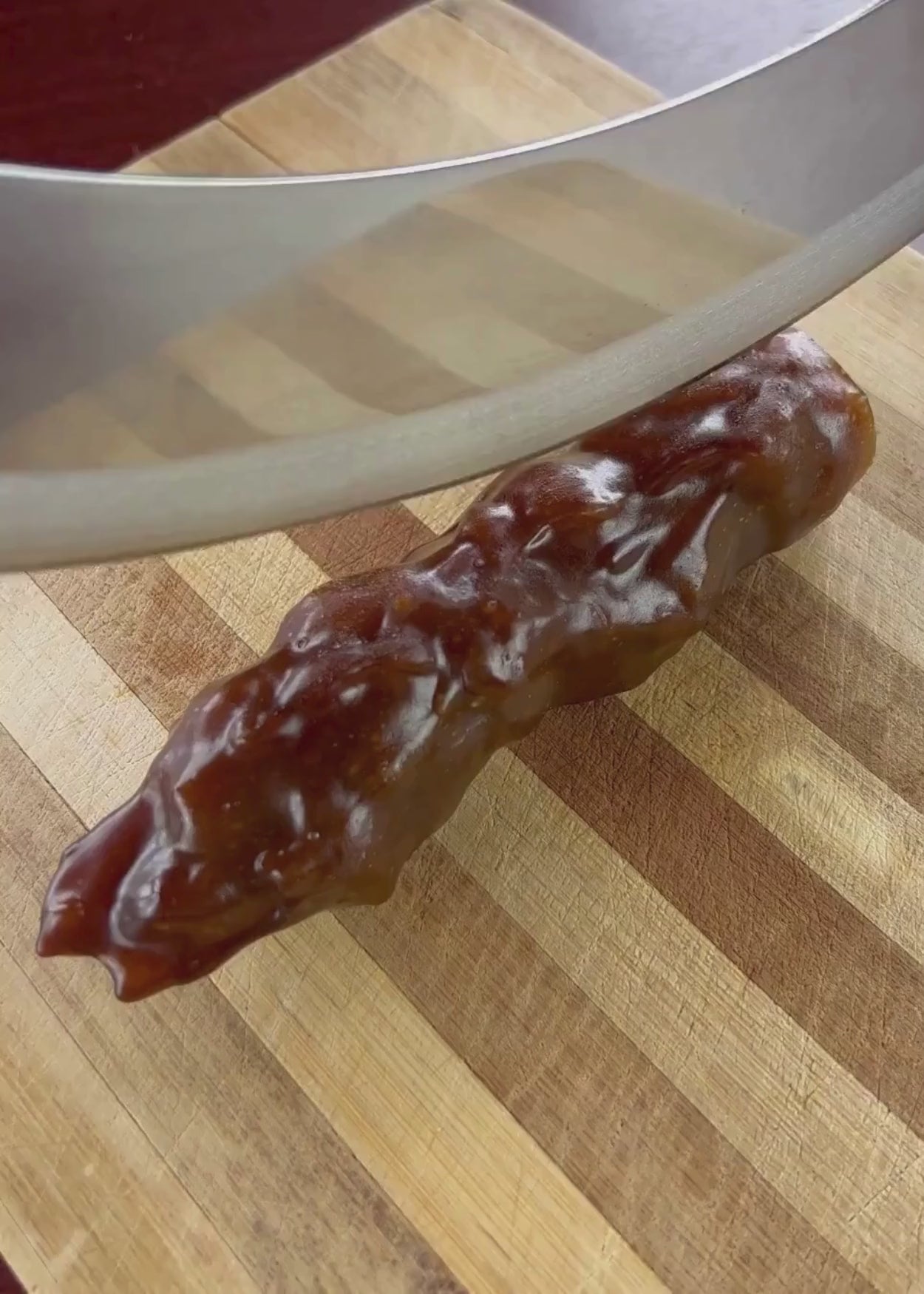 Video laden: Türkische Cevizli Sucuk mit Walnuss und Trauben Melasse